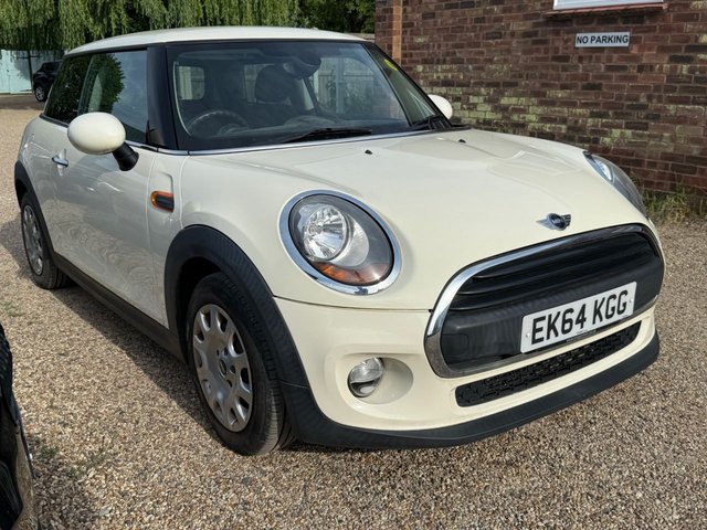 View our MINI Hatch 1.2 One Hatchback 3dr Petrol Manual Euro 6 (s/s) (102 ps)