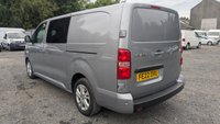 USED 2022 22 VAUXHALL VIVARO Crew Van Sportive Elite L2 H1 145 PS 2.0 Ltr Turbo D LWB Crew Van Double Cab Automatic with Air Conditioning, Alloy Wheels, Sat Nav, Rear View Camera and twin Side Loading Doors finished in 