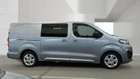 USED 2022 22 VAUXHALL VIVARO Crew Van Sportive Elite L2 H1 145 PS 2.0 Ltr Turbo D LWB Crew Van Double Cab Automatic with Air Conditioning, Alloy Wheels, Sat Nav, Rear View Camera and twin Side Loading Doors finished in 