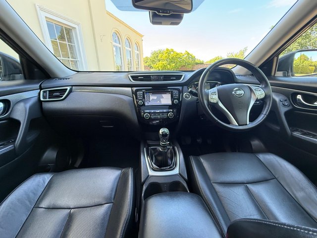 View our NISSAN X-TRAIL