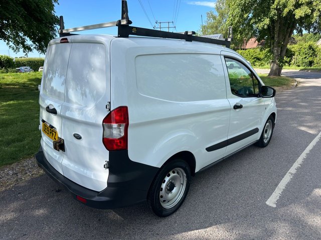 View our FORD TRANSIT COURIER