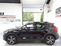 USED 2020 70 VOLVO XC40 1.5 T3 R-Design SUV 5dr Petrol Auto Euro 6 (s/s) (163 ps) SAT NAV-H/K SOUND-PAN ROOF