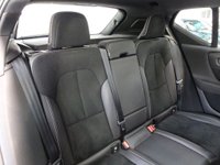 USED 2020 70 VOLVO XC40 1.5 T3 R-Design SUV 5dr Petrol Auto Euro 6 (s/s) (163 ps) SAT NAV-H/K SOUND-PAN ROOF