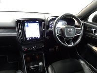 USED 2020 70 VOLVO XC40 1.5 T3 R-Design SUV 5dr Petrol Auto Euro 6 (s/s) (163 ps) SAT NAV-H/K SOUND-PAN ROOF