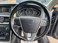 USED 2015 64 VOLVO V40 CROSS COUNTRY 1.6 D2 Lux Nav Hatchback 5dr Diesel Manual Euro 5 (s/s) (115 ps) 2 OWNERS, 2 KEYS, &pound;20 TAX