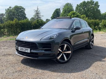 2019 PORSCHE MACAN