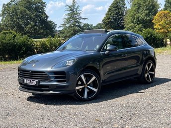 2019 PORSCHE MACAN