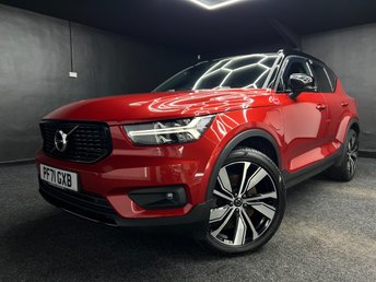 2022 VOLVO XC40