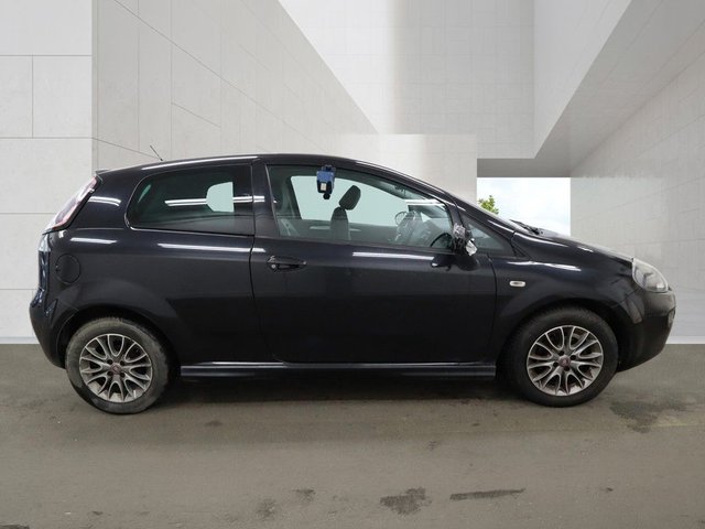 View our FIAT PUNTO