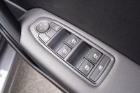 USED 2022 22 RENAULT CAPTUR 1.0 TCe Iconic Edition SUV 5dr Petrol Manual Euro 6 (s/s) (90 ps) **GREAT VALUE FAMILY CAR**