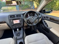 USED 2016 16 VOLKSWAGEN JETTA 1.4 TSI BlueMotion Tech SE Saloon 4dr Petrol DSG Euro 6 (s/s) (150 ps) 