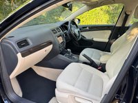 USED 2016 16 VOLKSWAGEN JETTA 1.4 TSI BlueMotion Tech SE Saloon 4dr Petrol DSG Euro 6 (s/s) (150 ps) 