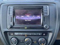 USED 2016 16 VOLKSWAGEN JETTA 1.4 TSI BlueMotion Tech SE Saloon 4dr Petrol DSG Euro 6 (s/s) (150 ps) 