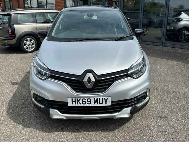 View our RENAULT CAPTUR
