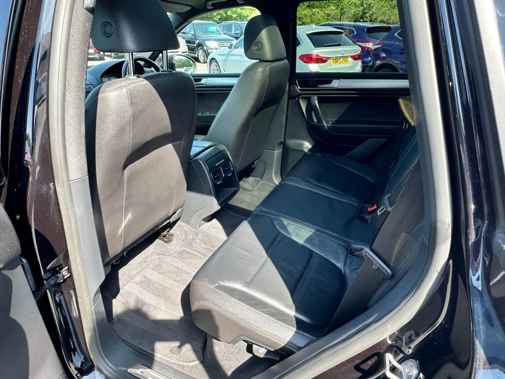 USED 2018 18 VOLKSWAGEN TOUAREG 3.0 TDI V6 R-Line SUV 5dr Diesel Tiptronic 4WD Euro 6 (s/s) (262 ps) 
