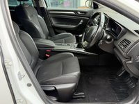 USED 2022 71 RENAULT MEGANE 1.5 Blue dCi Iconic Sport Tourer 5dr Diesel Manual Euro 6 (s/s) (115 ps) 