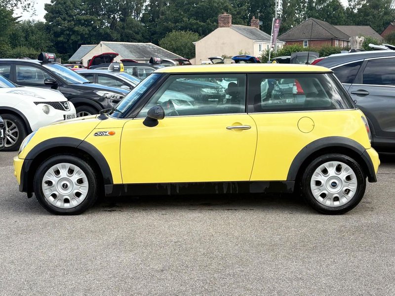 2002 MINI Hatch in yellow — photo 8 of 15