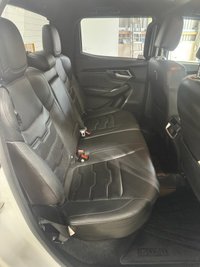 USED 2023 73 ISUZU D-MAX 1.9 TD V-Cross Pickup Double Cab 4dr Diesel Manual 4WD Euro 6 (s/s) (164 ps) POWER UPGRADE+TOW BAR