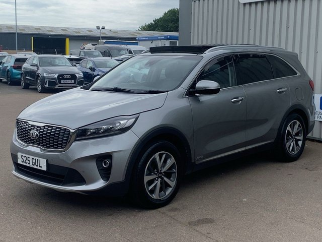View our KIA SORENTO