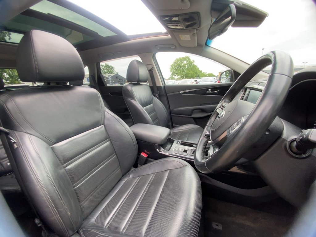 USED 2019 69 KIA SORENTO 2.2 CRDi KX-3 SUV 5dr Diesel Auto AWD Euro 6 (s/s) (197 bhp) *PAN ROOF+H&K+CARPLAY+SAT NAV*