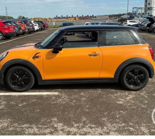 View our MINI Hatch 1.5 Cooper D Hatchback 3dr Diesel Manual Euro 6 (s/s) (116 ps)