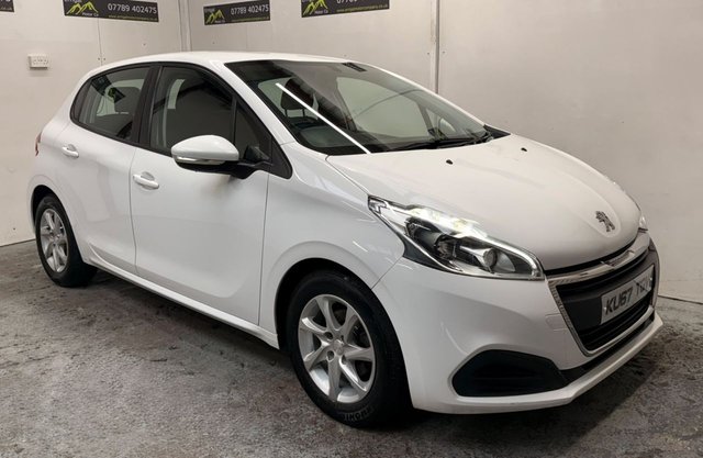 View our PEUGEOT 208