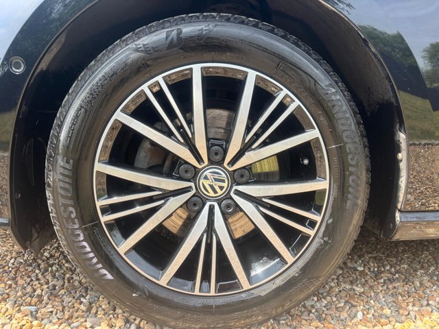 View our VOLKSWAGEN GOLF