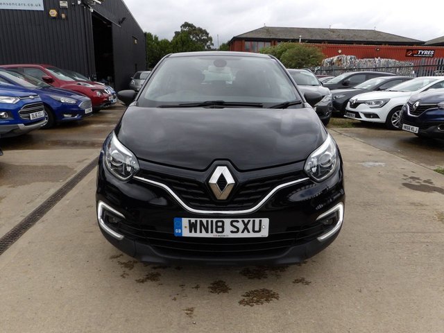 View our RENAULT CAPTUR