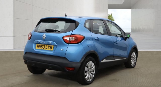 View our RENAULT CAPTUR
