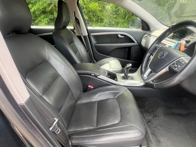 View our VOLVO V70