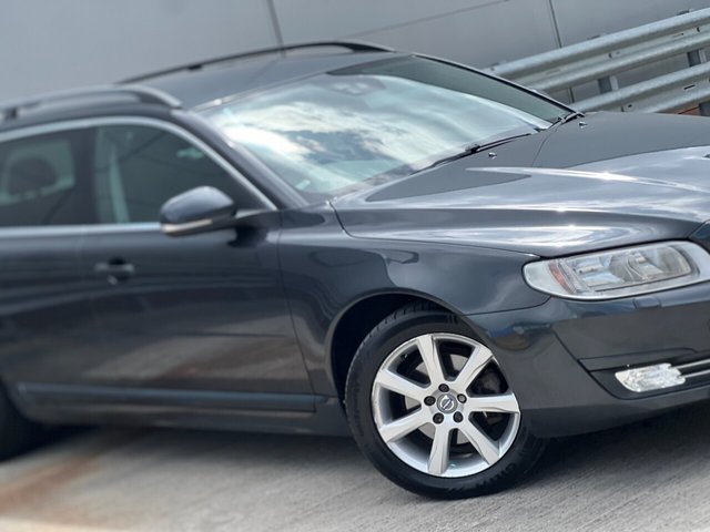 View our VOLVO V70