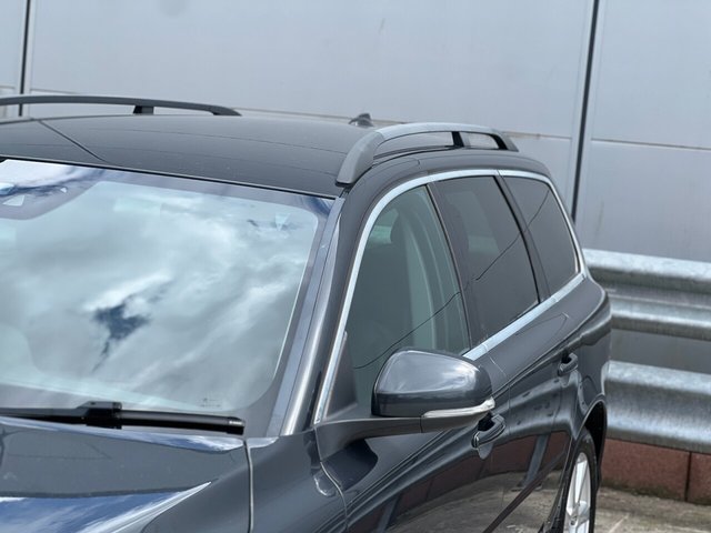 View our VOLVO V70