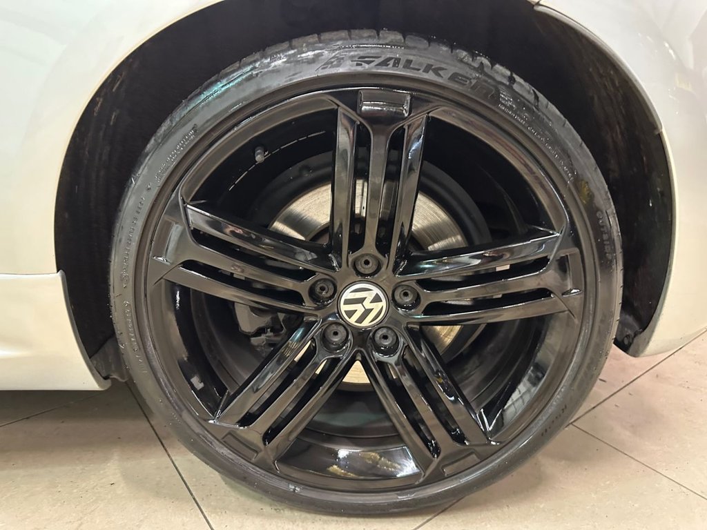 USED 2011 11 VOLKSWAGEN SCIROCCO 2.0 TSI R Hatchback 3dr Petrol DSG Euro 5 (265 ps) 11 SERVICE STAMPS