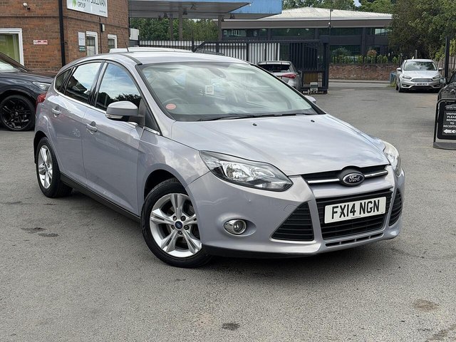 View our Ford Focus 1.6 Zetec Hatchback 5dr Petrol Powershift Euro 5 (125 ps)