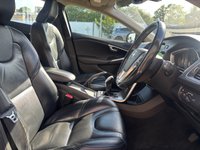 USED 2013 63 VOLVO V40 1.6 D2 SE Lux Nav Hatchback 5dr Diesel Manual Euro 5 (s/s) (115 ps) +USB POINT+CRUISE+SPEED LIMIER
