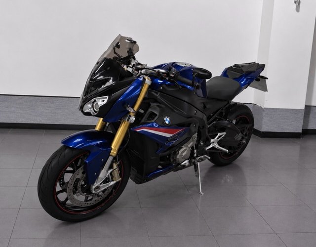 View our BMW S 1000 R