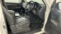 USED 2013 63 MITSUBISHI SHOGUN 3.2 DI-DC Warrior 4WD Euro 5 3dr SWB FSH SATNAV LEATHER NO VAT