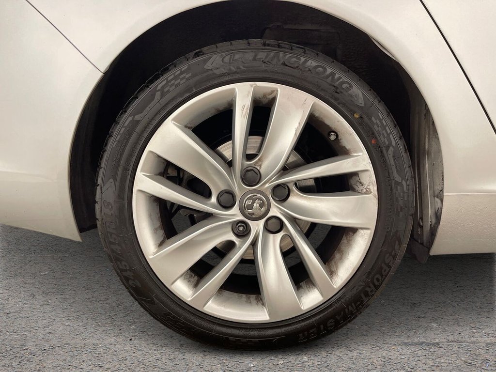 USED 2017 17 VAUXHALL INSIGNIA 1.4i Turbo SRi Nav Hatchback 5dr Petrol Manual Euro 6 (s/s) (140 ps) 