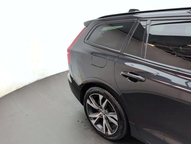 USED 2021 21 VOLVO V60 2.0 V60 R-Design B4 MHEV Auto 5dr CLICK+COLLECT / HOME DELIVERY