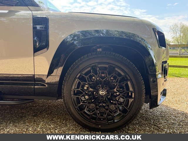 View our LAND ROVER DEFENDER 110