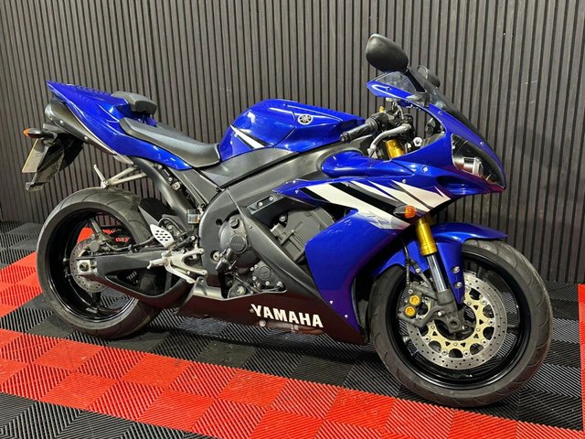 View our YAMAHA R1
