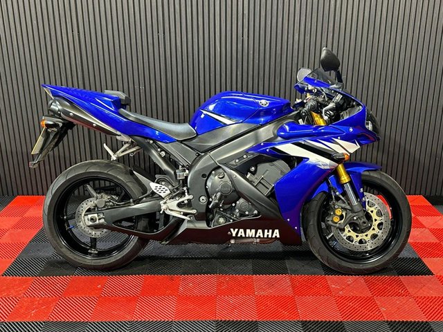 View our YAMAHA R1