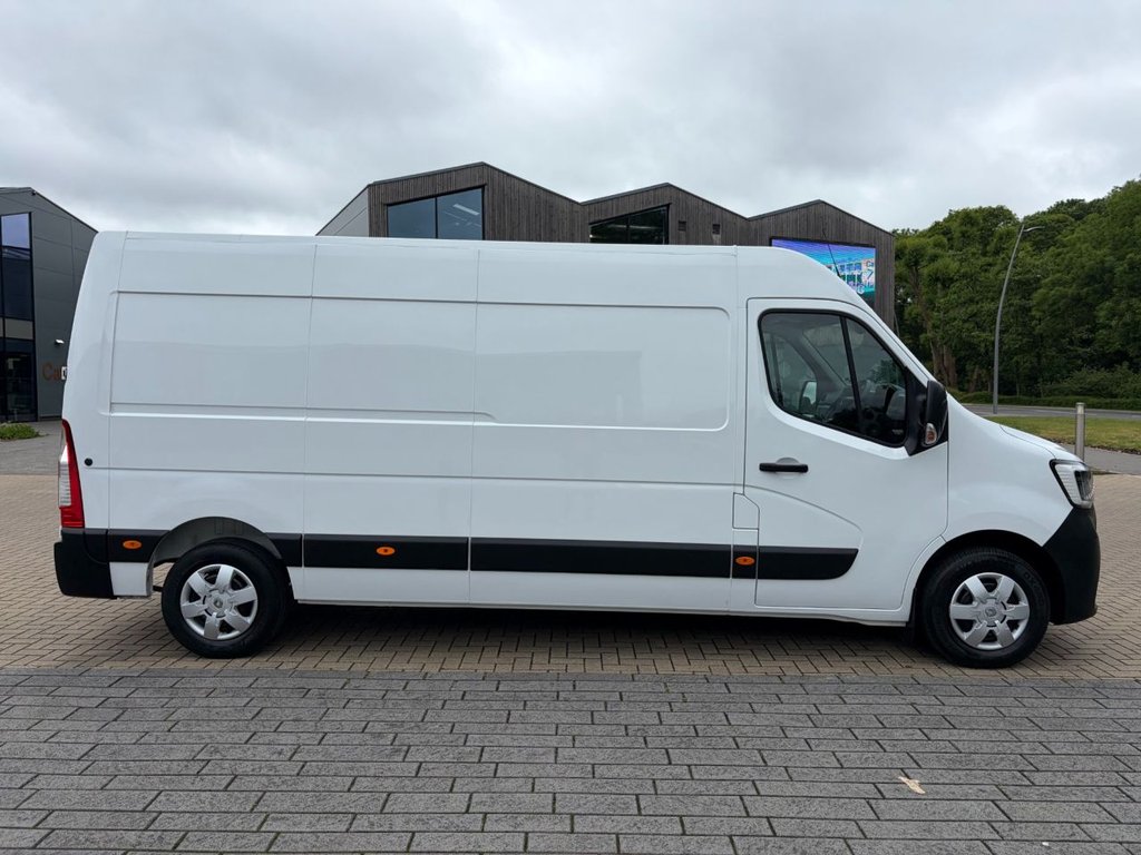 USED 2022 72 RENAULT MASTER 35 BUSINESS PLUS 2.3DCi EU6 LWB MEDIUM ROOF FWD 135ps AIRCON*E/PACK*BLUETOOTH* 