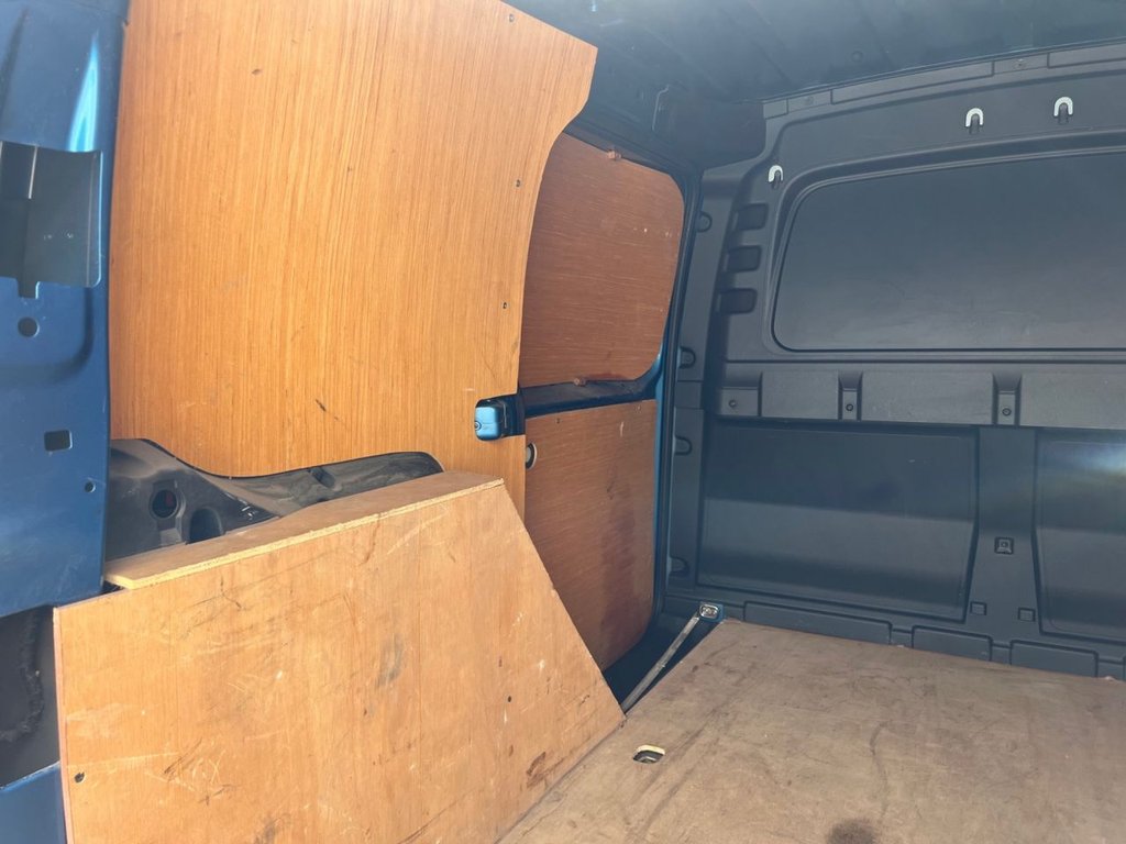 USED 2021 21 VOLKSWAGEN CADDY 2.0 TDI C20 Commerce Plus Panel Van 5dr Diesel Manual SWB Euro 6 (s/s) (122 ps) *BRAND NEW 19" WHEELS & TYRES*