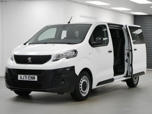 View our Peugeot Expert 2.0 BLUEHDI 145 BHP PROFESSIONAL PREMIUM CREWCAB 6 SEATER