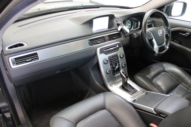 View our VOLVO XC70