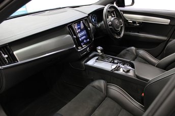 View our VOLVO V90