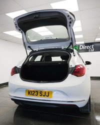 USED 2015 15 VAUXHALL ASTRA 1.6i Design Euro 6 5dr MOT Until December 2026 ...