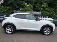 USED 2022 22 NISSAN JUKE 1.0 DIG-T N-Connecta SUV 5dr Petrol DCT Auto Euro 6 (s/s) (114 ps) HIGH SPEC LOW MILEAGE MAIN DEALER SERVICED +NAVIGATION - REVERSE PARKING CAMERA -APPLE CARPLAY/ANDROID +-ONE OWNER