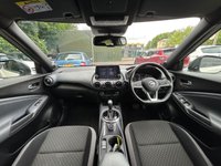 USED 2022 22 NISSAN JUKE 1.0 DIG-T N-Connecta SUV 5dr Petrol DCT Auto Euro 6 (s/s) (114 ps) HIGH SPEC LOW MILEAGE MAIN DEALER SERVICED +NAVIGATION - REVERSE PARKING CAMERA -APPLE CARPLAY/ANDROID +-ONE OWNER